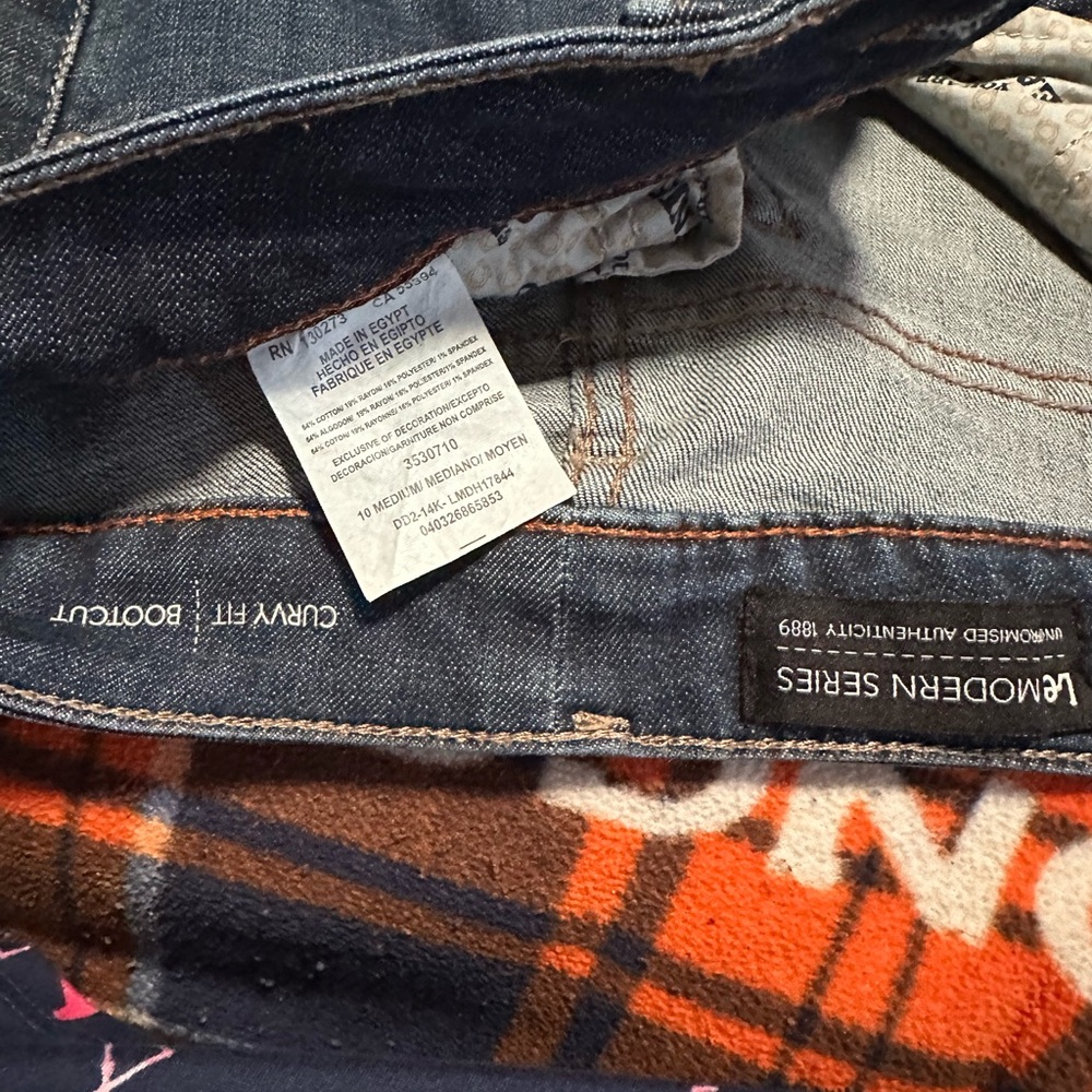 LIKE NEW Lee curvy fit boot cut jeans size 10 - Picture 5 of 5